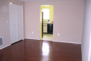 8444 Georgian Ct, Manassas, VA 20110 - Photo 6