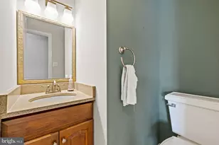 9403 Cloverhill Ct, Manassas, VA 20110 - Photo 16