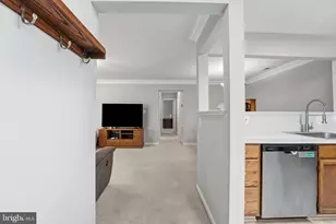 9458 Scarlet Oak Dr, Manassas, VA 20110 - Photo 8