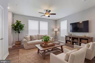 10485 Ratcliffe Trl, Manassas, VA 20110 - Photo 2