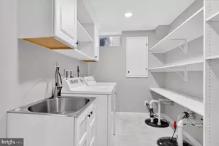 8975 Milroy Ct, Manassas, VA 20110 - Photo 20