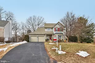 10274 Racquet Cir, Manassas, VA 20110 - Photo 2