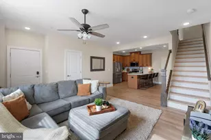 10439 Ratcliffe Trl, Manassas, VA 20110 - Photo 2