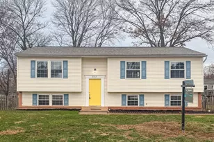 9212 Landgreen St, Manassas, VA 20110 - Photo 2