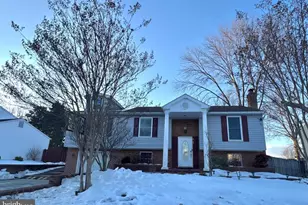 8590 Fairfax St, Manassas, VA 20110 - Photo 2