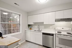 8737 Bretton Woods Dr, Manassas, VA 20110 - Photo 2