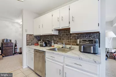 9569 Coggs Bill Drive #301, Manassas, VA 20110 - Photo 8