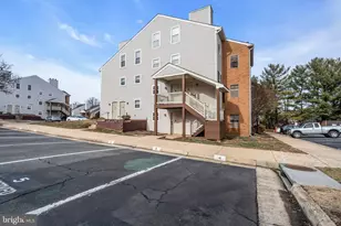 8720 Sugarwood Ln, Manassas, VA 20110 - Photo 2