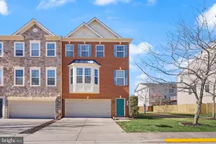 10226 Fountain Cir, Manassas, VA 20110 - Photo 2