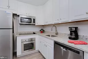 9828 Grant Ave, Manassas, VA 20110 - Photo 10