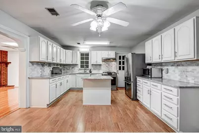 8909 Hill Place, Manassas, VA 20110 - Photo 10