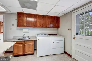 8909 Hill Pl, Manassas, VA 20110 - Photo 18