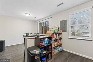 8653 Braxted Ln, Manassas, VA 20110 - Photo 10