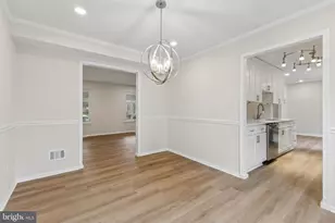 8928 Rolling Rd, Manassas, VA 20110 - Photo 8