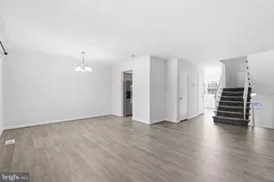 9178 Laurelwood Ct, Manassas, VA 20110 - Photo 4