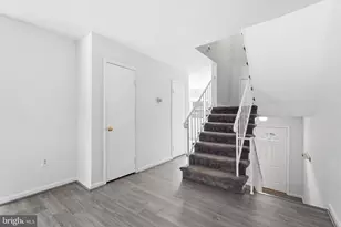 9178 Laurelwood Ct, Manassas, VA 20110 - Photo 2