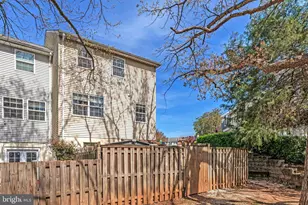 8453 McKenzie Cir, Manassas, VA 20110 - Photo 36