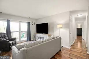 8814 Tanglewood Ln, Manassas, VA 20110 - Photo 6