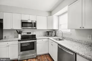 8814 Tanglewood Ln, Manassas, VA 20110 - Photo 12