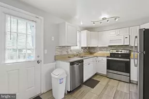 8629 Braxted Ln, Manassas, VA 20110 - Photo 6