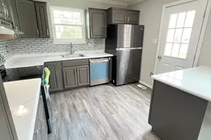 8759 Deblanc Pl, Manassas, VA 20110 - Photo 12