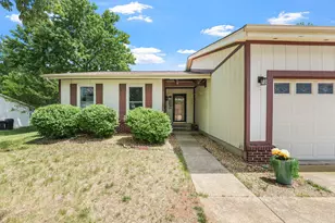 8871 Butternut St, Manassas, VA 20110 - Photo 4