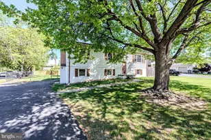 8914 Cherry Tree Ln, Manassas, VA 20110 - Photo 4
