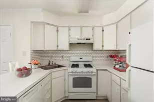 9202 Azure Ct, Manassas, VA 20110 - Photo 6