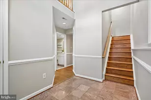 10227 Magnolia Grove Dr, Manassas, VA 20110 - Photo 2