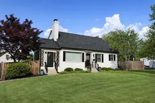 8902 Grant Ave, Manassas, VA 20110 - Photo 2