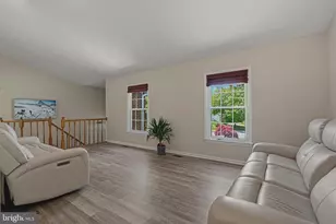 9729 Zimbro Ave, Manassas, VA 20110 - Photo 6