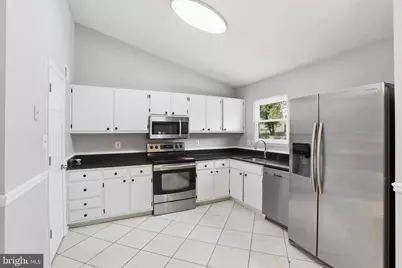 8487 Kirby Street, Manassas, VA 20110 - Photo 6
