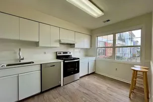 8421 McKenzie Cir, Manassas, VA 20110 - Photo 6