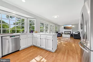9368 Dahlia Ct, Manassas, VA 20110 - Photo 12