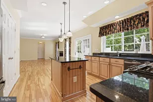 8560 Yoder St, Manassas, VA 20110 - Photo 6