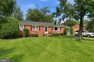 8911 Peabody St, Manassas, VA 20110 - Photo 2