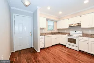 9915 Sugarwood Ln, Manassas, VA 20110 - Photo 2