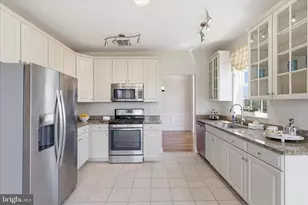 9204 Charleston Dr, Manassas, VA 20110 - Photo 18