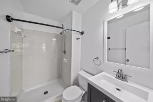 8387 Woodline Ct, Manassas, VA 20110 - Photo 10