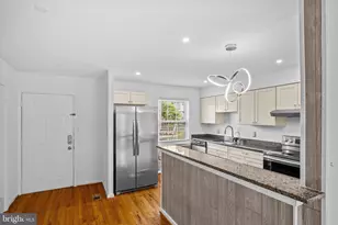 8387 Woodline Ct, Manassas, VA 20110 - Photo 4