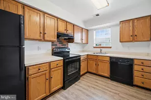 8909 Sugarwood Ln, Manassas, VA 20110 - Photo 2