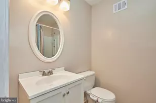 8944 Vicksburg Ln, Manassas, VA 20110 - Photo 32