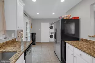 8683 Point of Woods Dr, Manassas, VA 20110 - Photo 24
