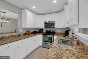 8683 Point of Woods Dr, Manassas, VA 20110 - Photo 20