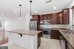 10215 Fountain Cir, Manassas, VA 20110 - Photo 6