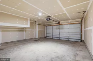 10215 Fountain Cir, Manassas, VA 20110 - Photo 18