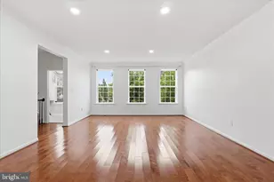 10215 Fountain Cir, Manassas, VA 20110 - Photo 4