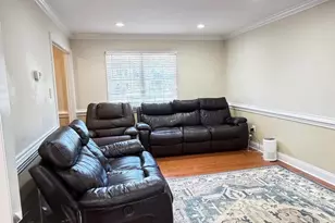8580 King Carter St, Manassas, VA 20110 - Photo 12