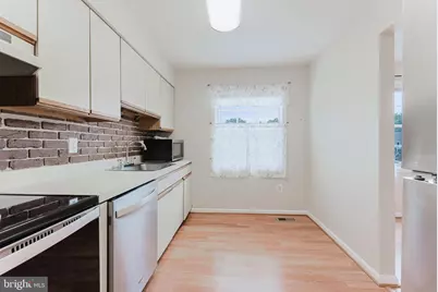 8696 Carlton Drive, Manassas, VA 20110 - Photo 12