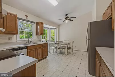 9729 Zimbro Avenue, Manassas, VA 20110 - Photo 10